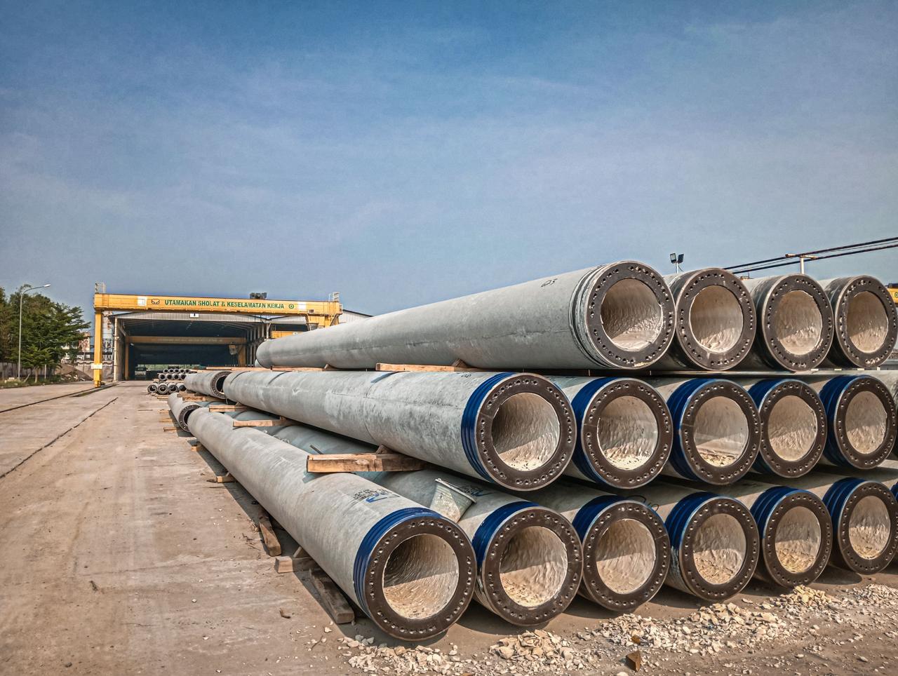 Precast concrete pipes at a manufacturing yard
